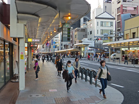 Shijo-dori Street in Kyoto Japan